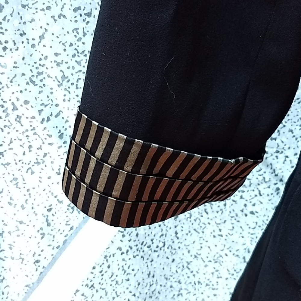 Black blazer - Picture 2 of 2